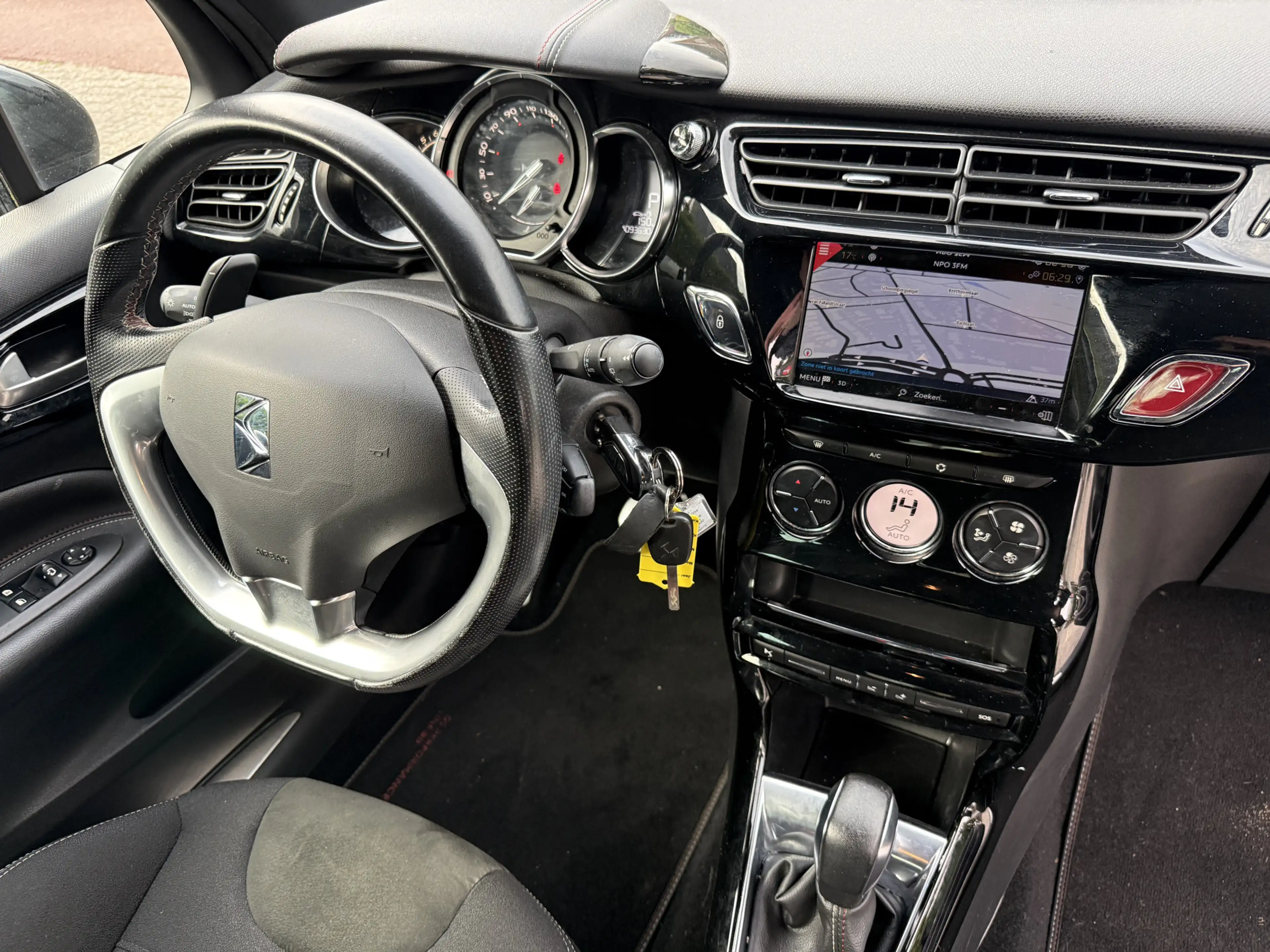 DS Automobiles DS 3 1.2T 110pk PT Performance Line Aut6, Clima | Navi — photo 3