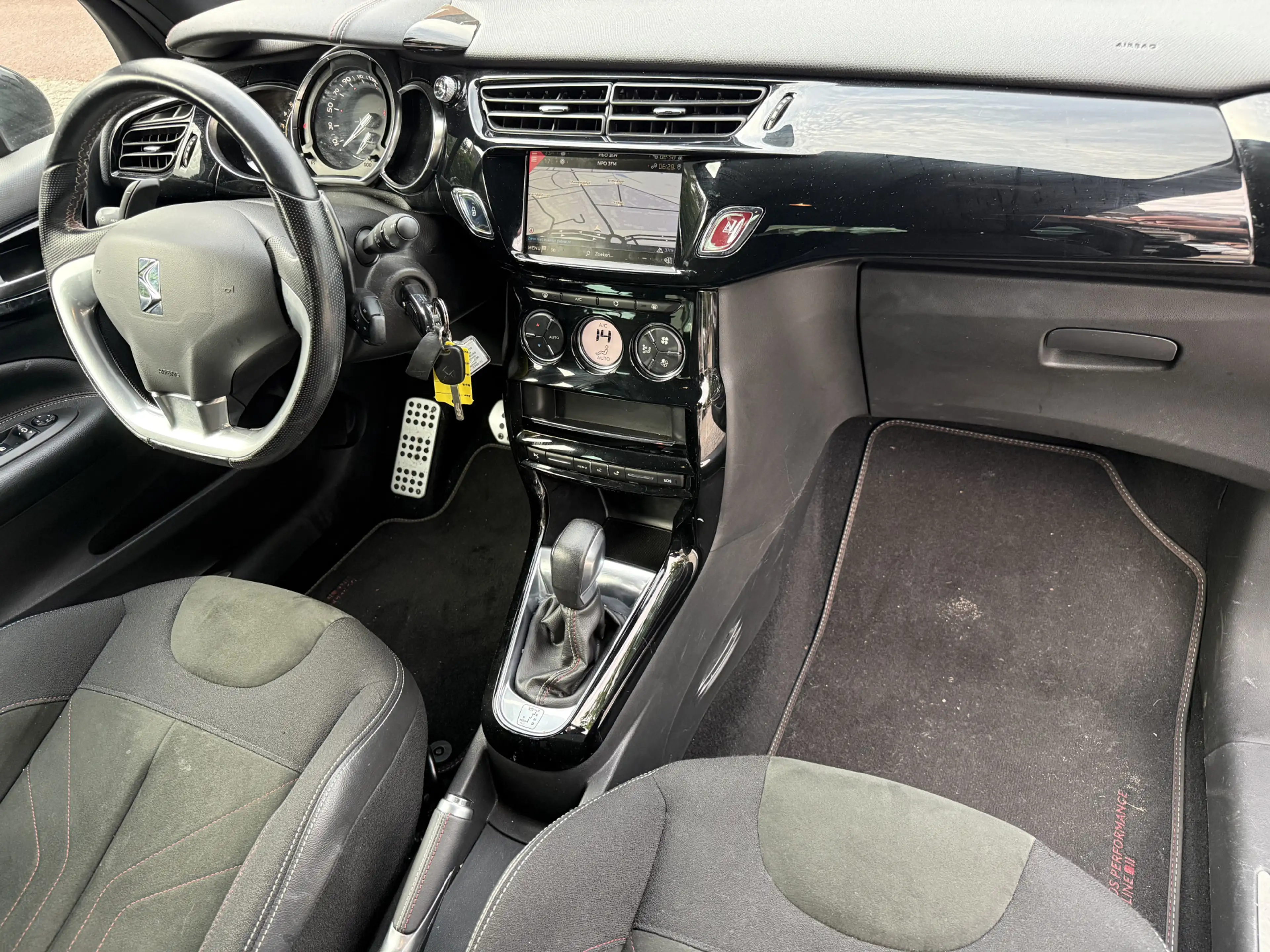 DS Automobiles DS 3 1.2T 110pk PT Performance Line Aut6, Clima | Navi — photo 11