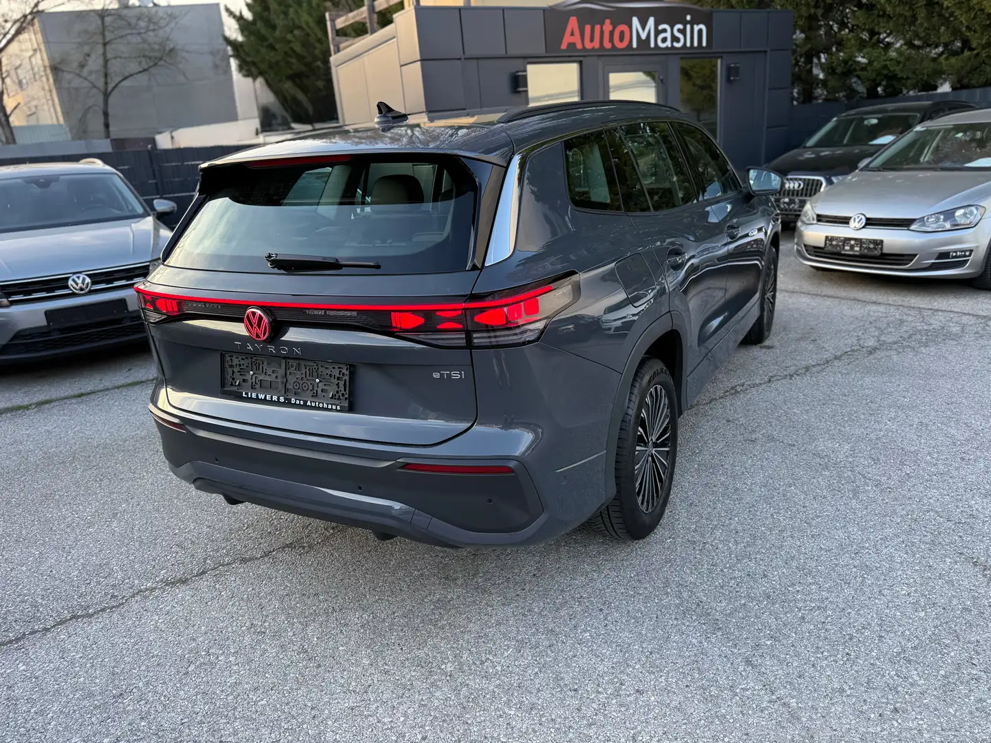 Volkswagen Tayron Tayron 1,5 eTSI ACT Life DSG //STREIFSCHADEN// Grau - 2