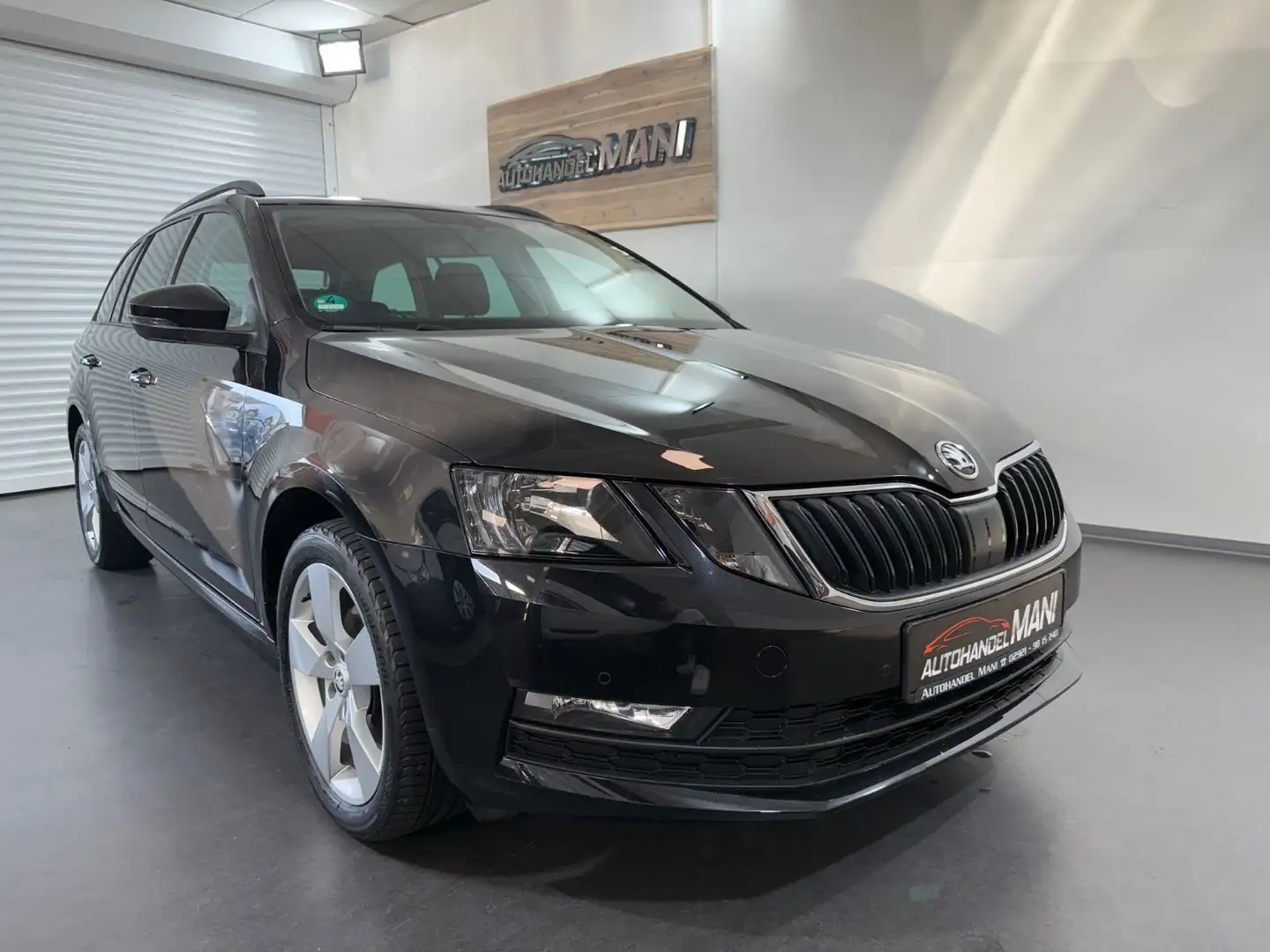Skoda Octavia Combi Ambition Noir - 1