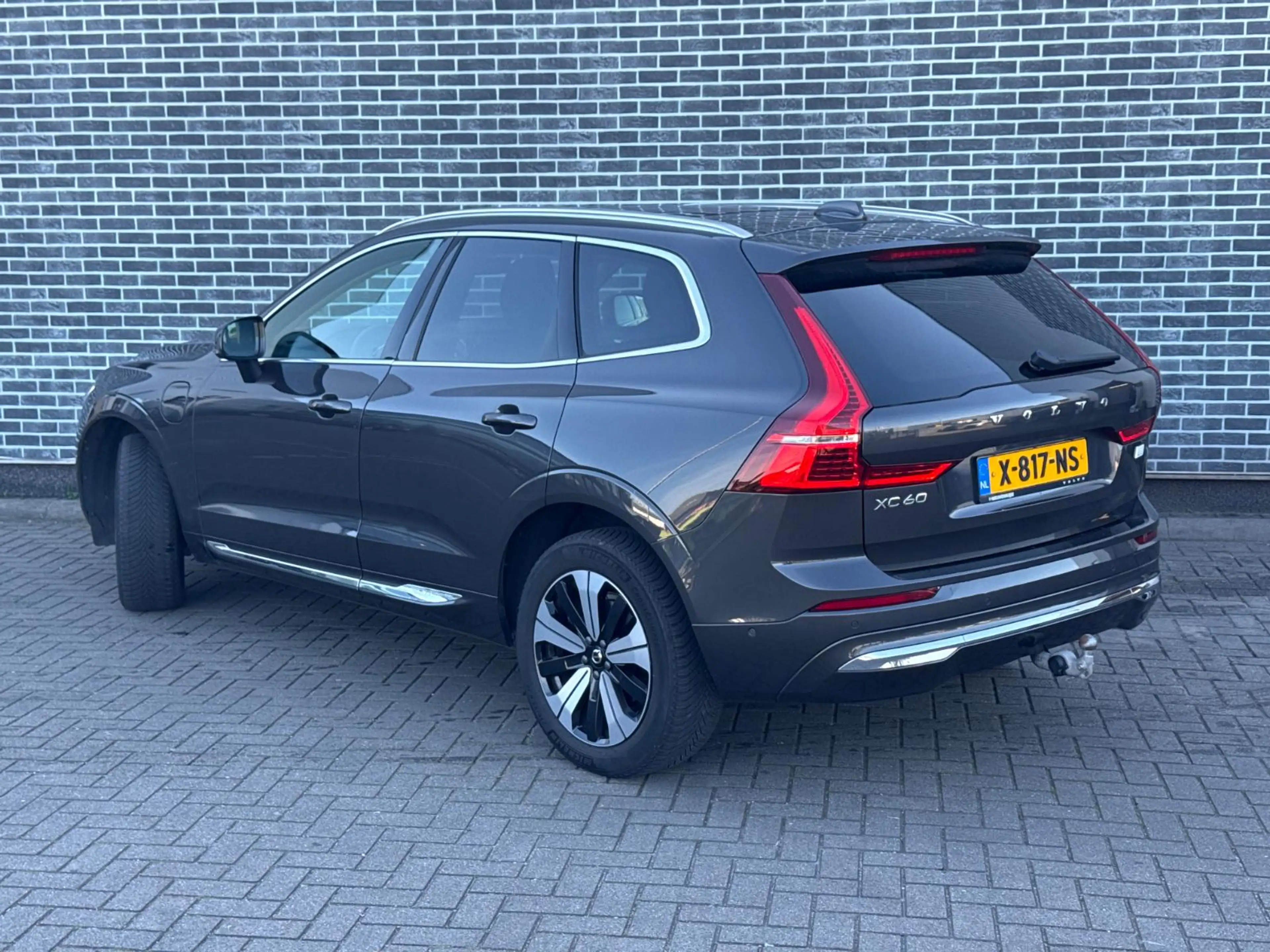 Volvo XC60 2.0 T8 Plug-in Hybrid AWD Plus Bright | Long Range — photo 4