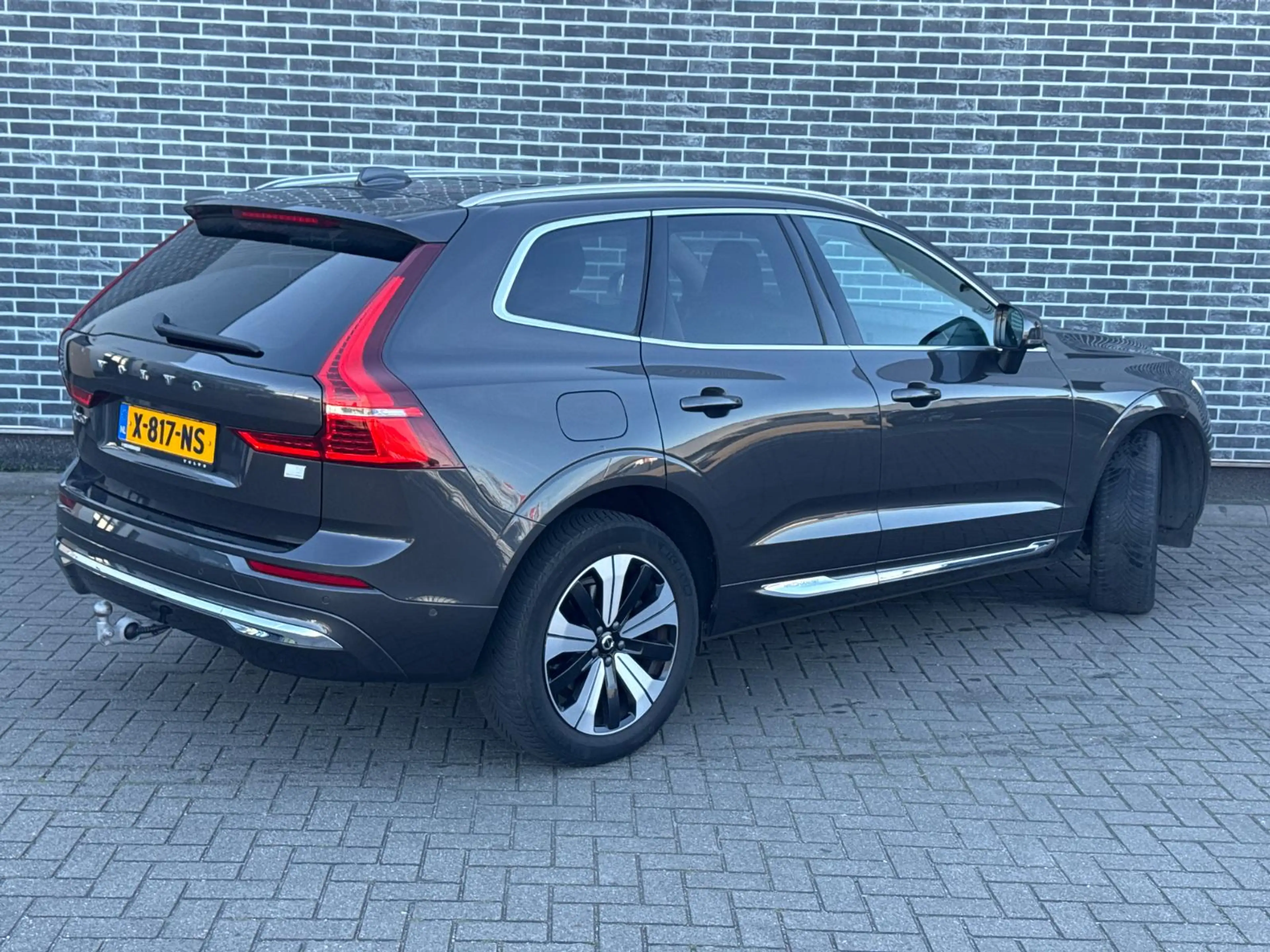 Volvo XC60 2.0 T8 Plug-in Hybrid AWD Plus Bright | Long Range — photo 2