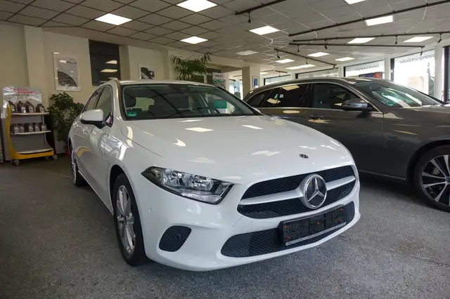 Mercedes-Benz A 200 A 200 Automatik +Navi+PDC+SHZ+Carplay+Android+Temp