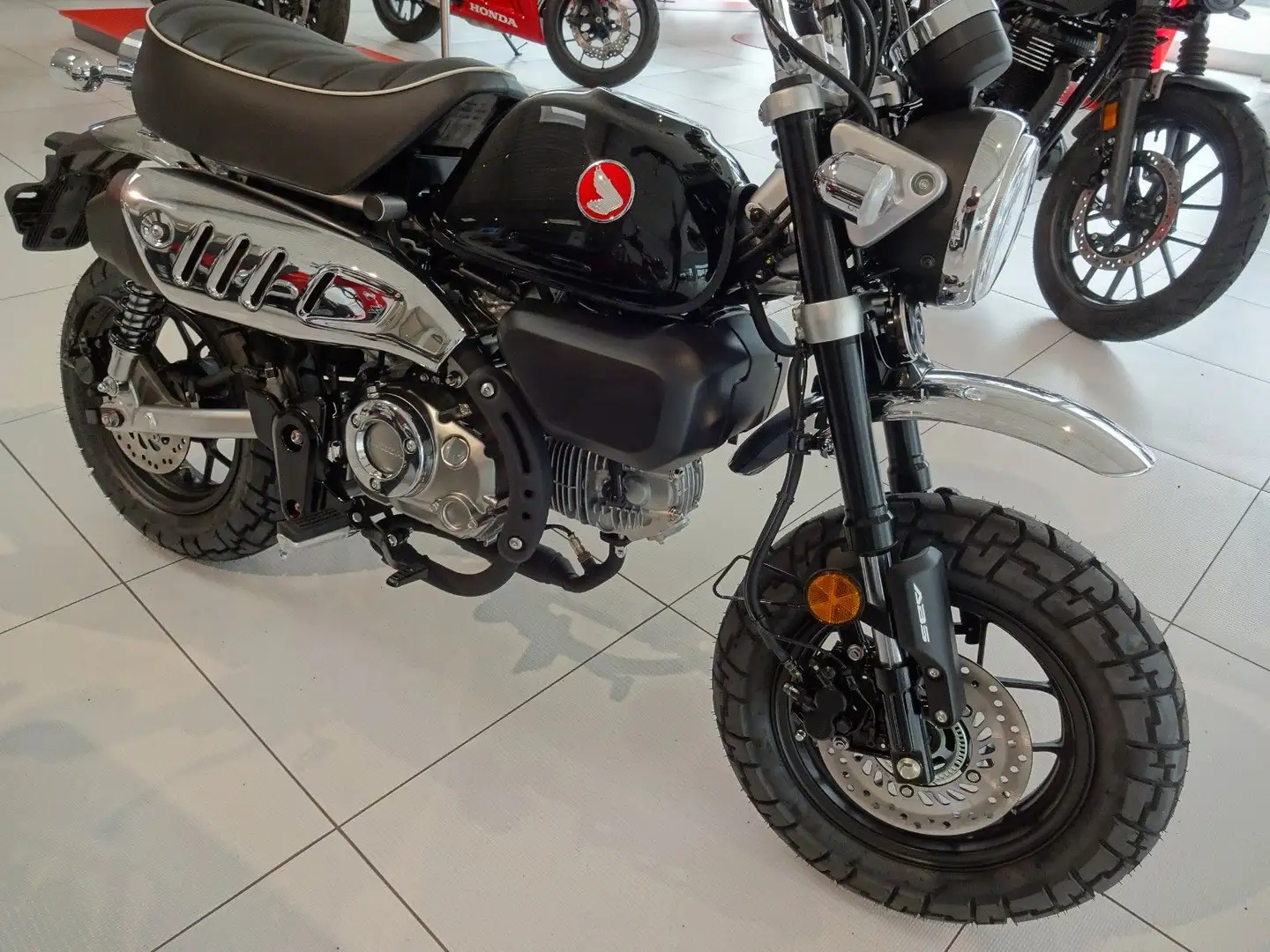 Honda Z125 Monkey Schwarz - 1