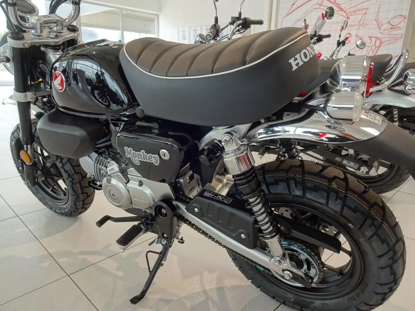 Honda Z125 Monkey Schwarz - 2