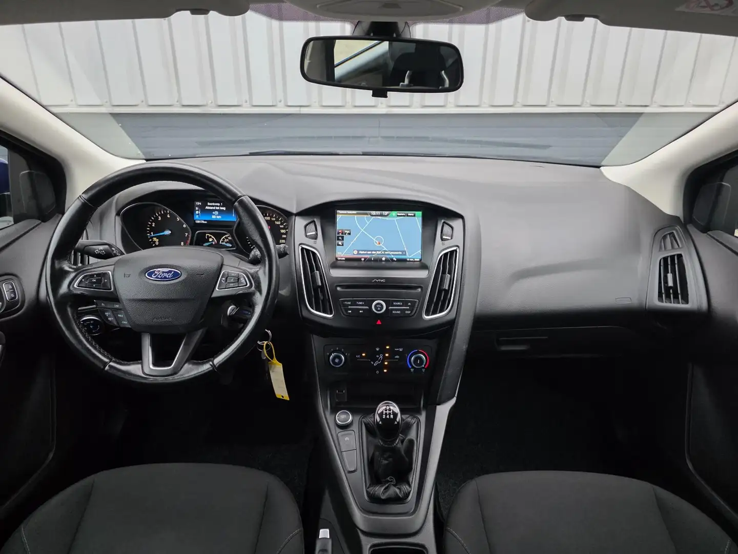 Ford Focus 1.0 5 deurs Trend | VAN 2e EIGENAAR | TREKHAAK | Bleu - 2