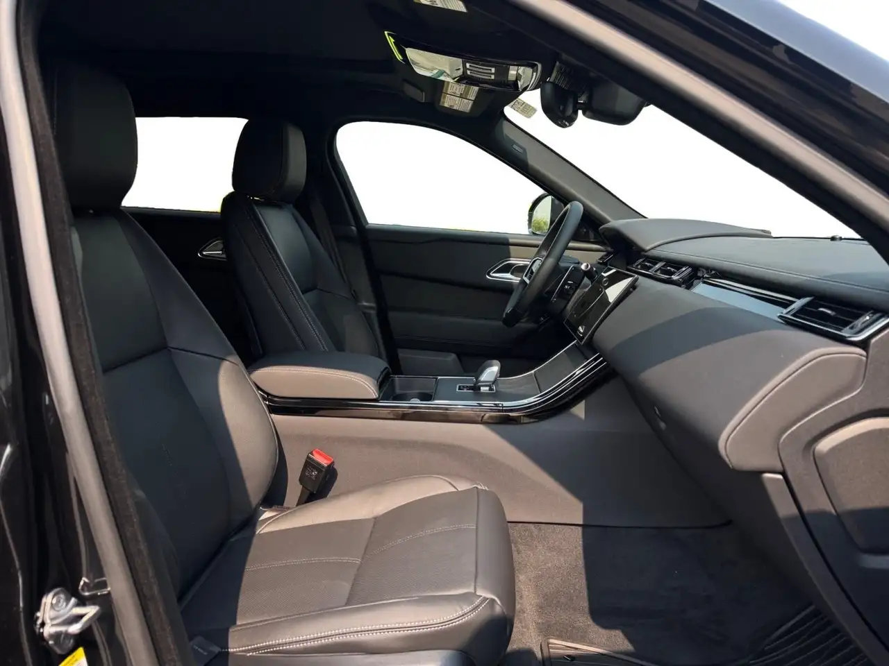 Land Rover Range Rover Velar снимка Land Rover Range Rover Velar