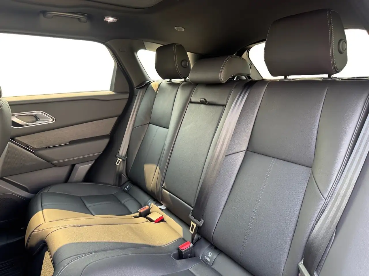 Land Rover Range Rover Velar снимка Land Rover Range Rover Velar