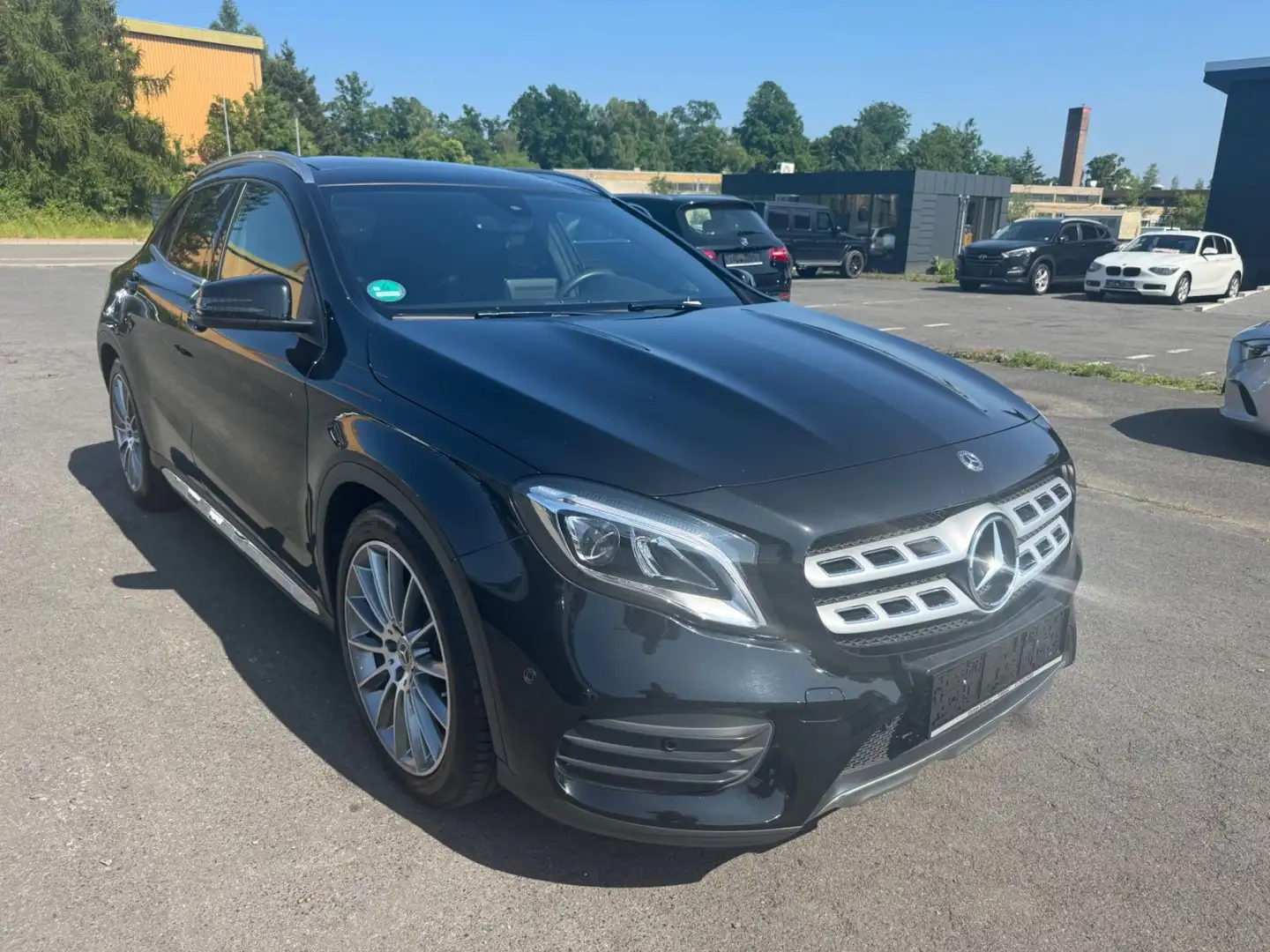 Mercedes-Benz GLA 250 4Matic AMG Pano LED Navi Kamera Siyah - 1