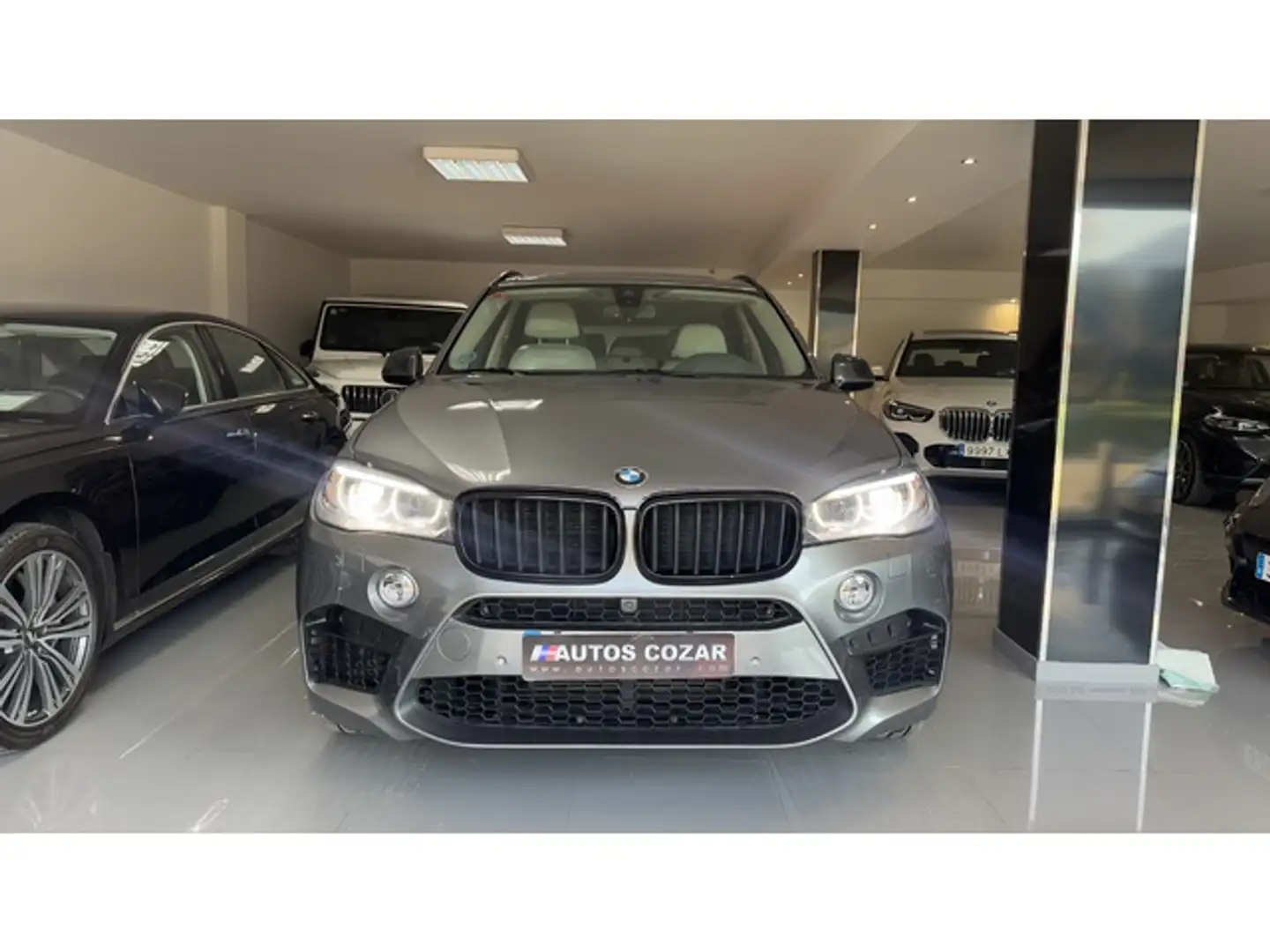 BMW X5 xDrive 30dA Gris - 2