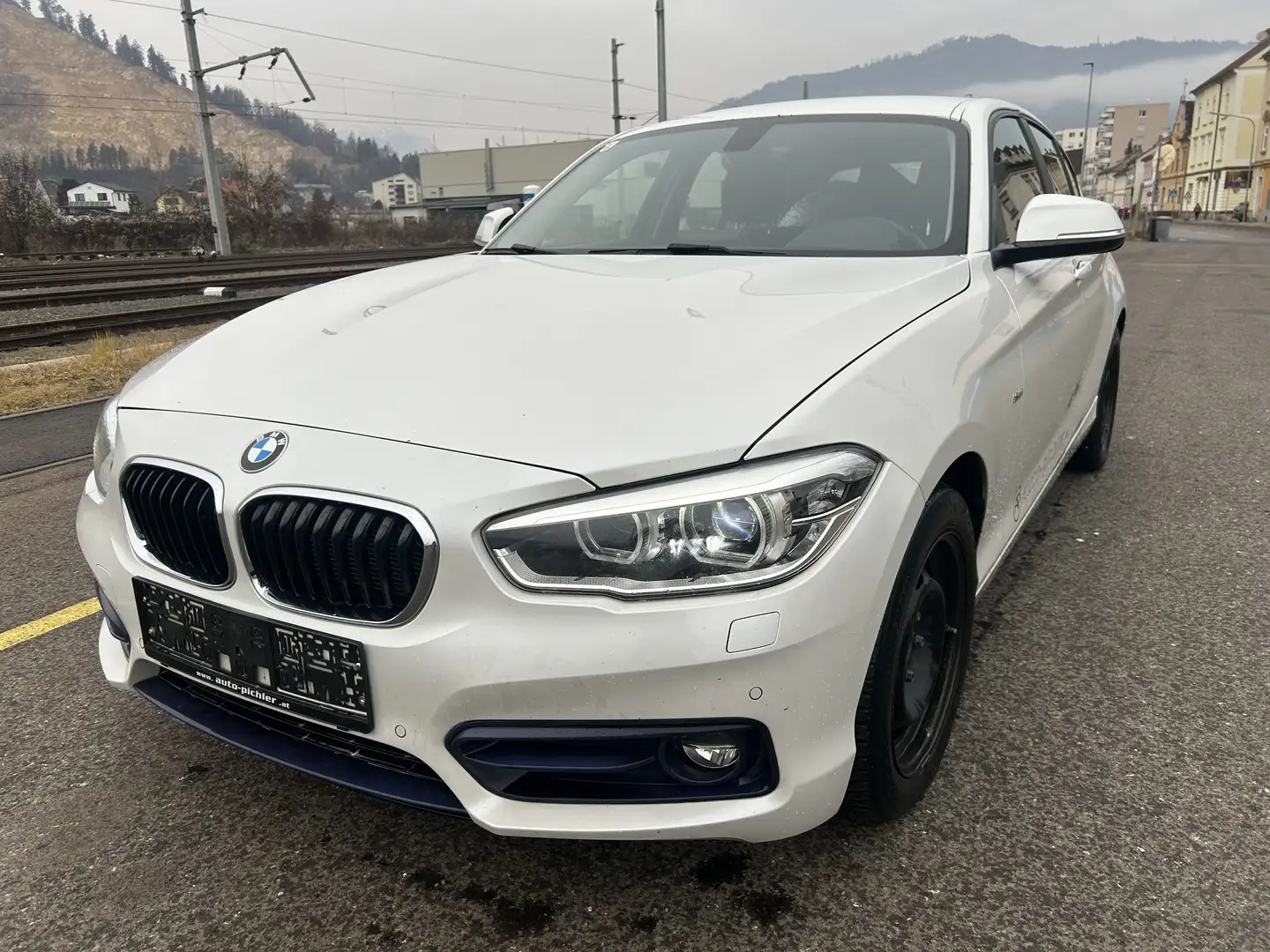 BMW 116 116d Sport Line - 1
