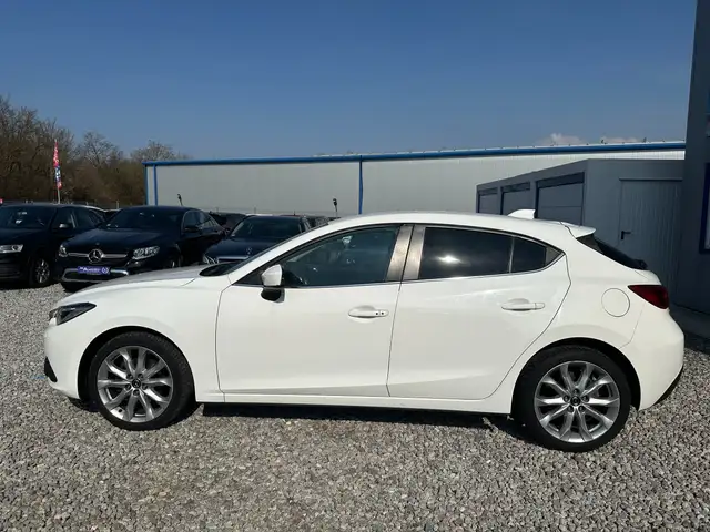 Mazda 3 Sports-Line 2.2 D KLIMA NAVI PDC SITZHEIZUNG