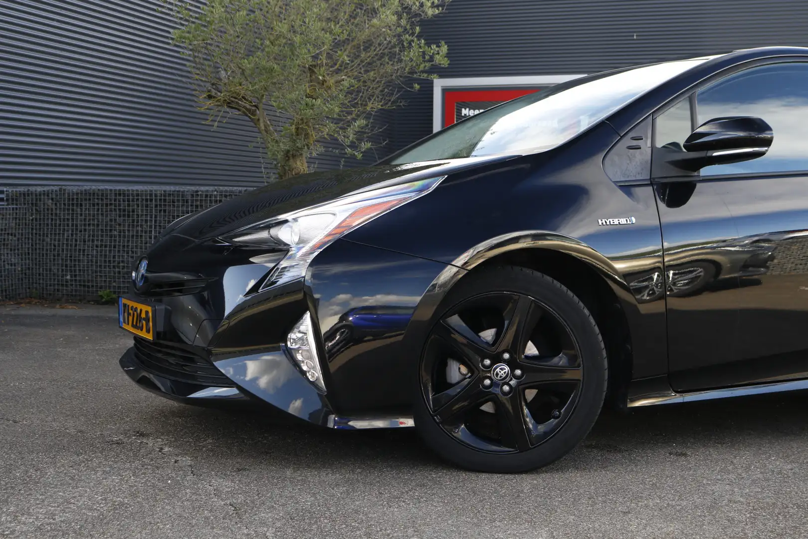 Toyota Prius 1.8 First Edition black edition Noir - 2