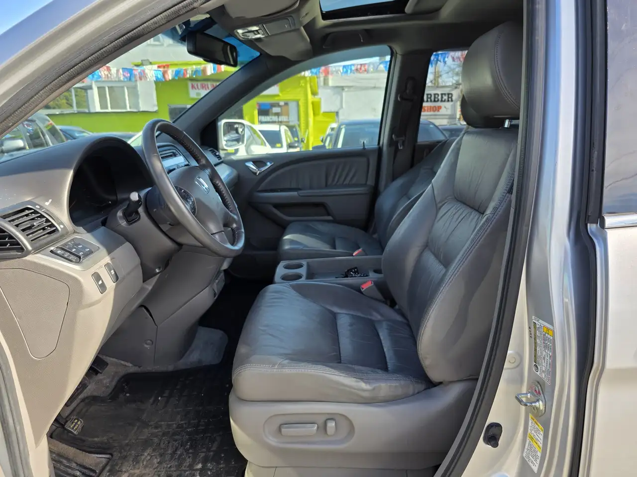 Honda Odyssey снимка Honda Odyssey