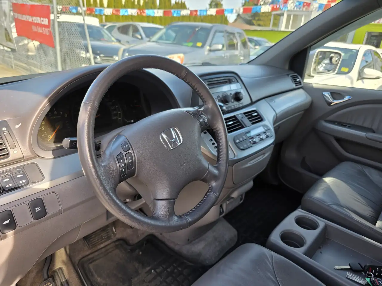 Honda Odyssey снимка Honda Odyssey
