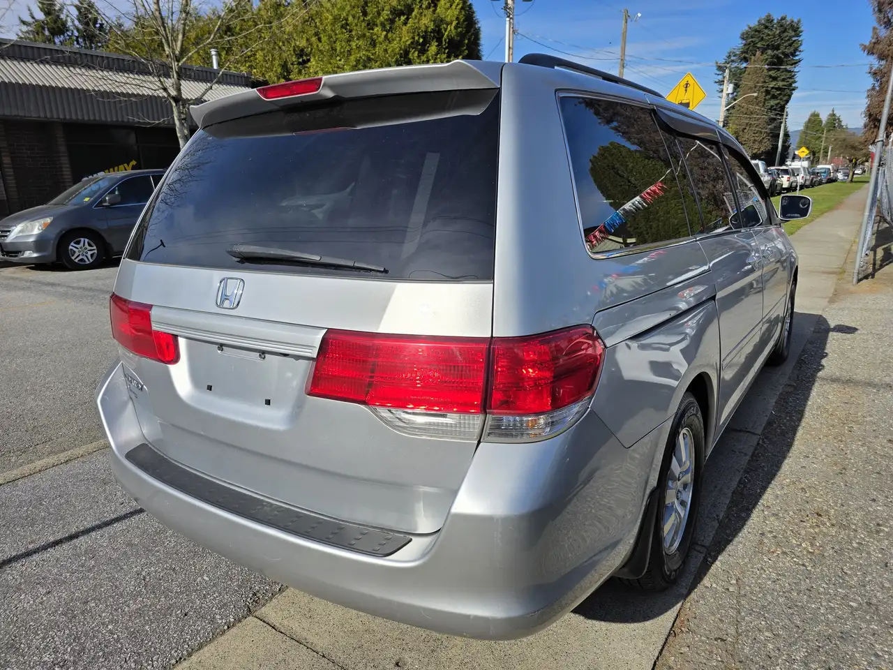 Honda Odyssey снимка Honda Odyssey