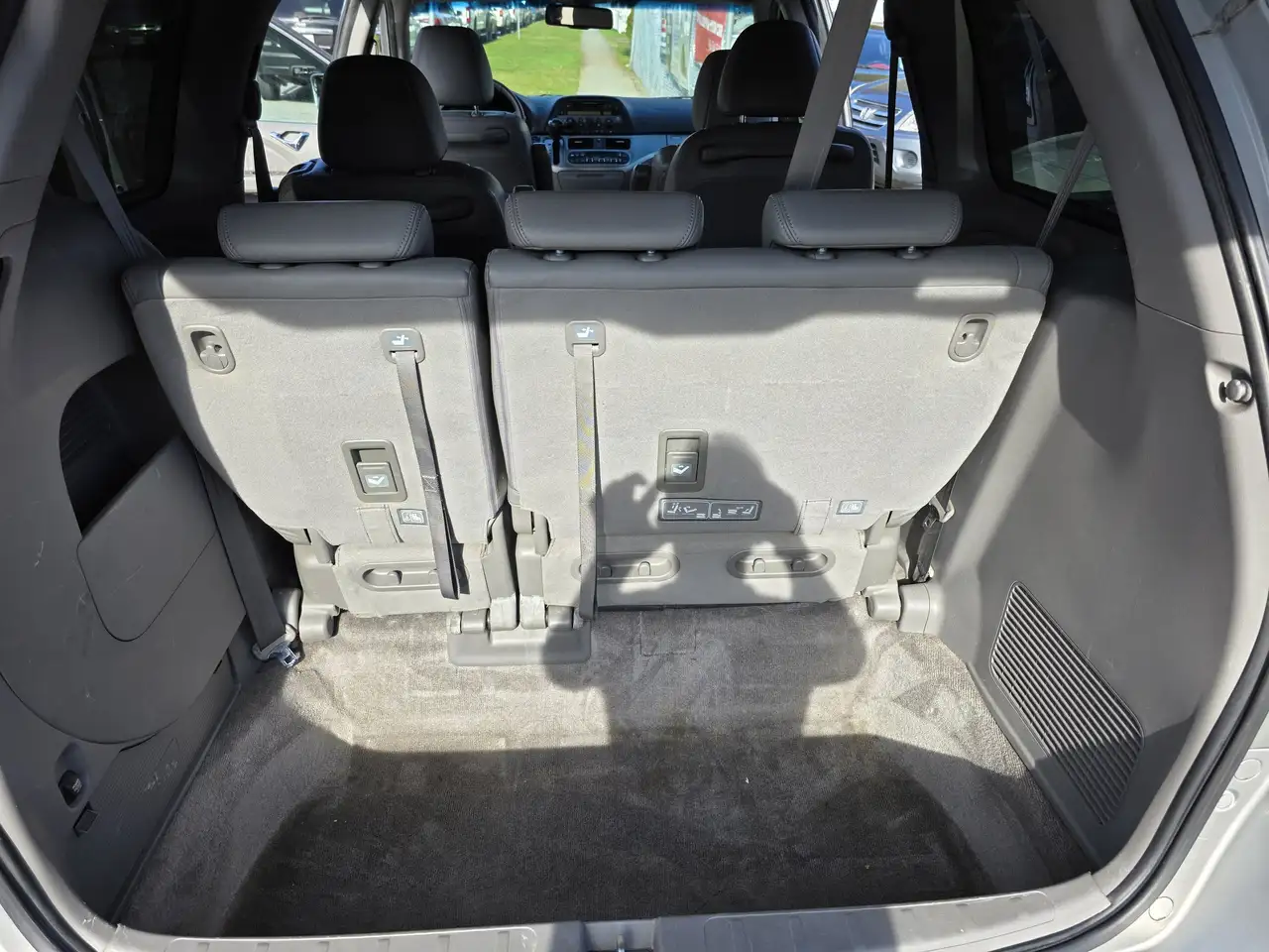 Honda Odyssey снимка Honda Odyssey