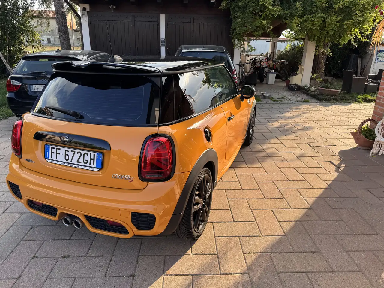 MINI Cooper S 2.0 Hype Seven 3p Jcw Pack — photo 1 of 15
