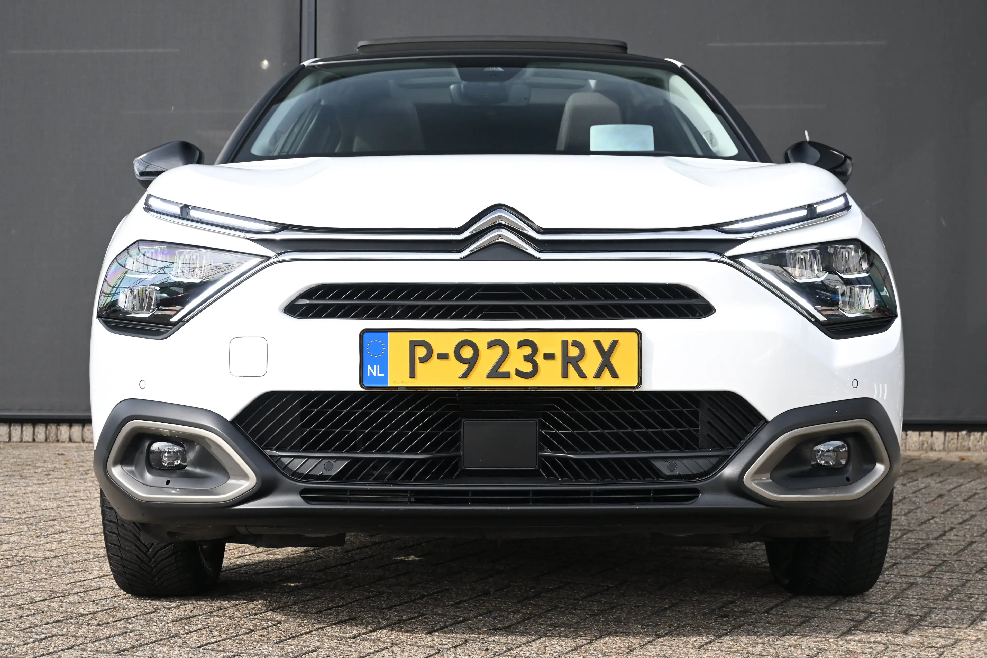 Citroen E-C4 Electric Shine 50kWh | Schuif-/Kanteldak | Navigatie | HUD — photo 4