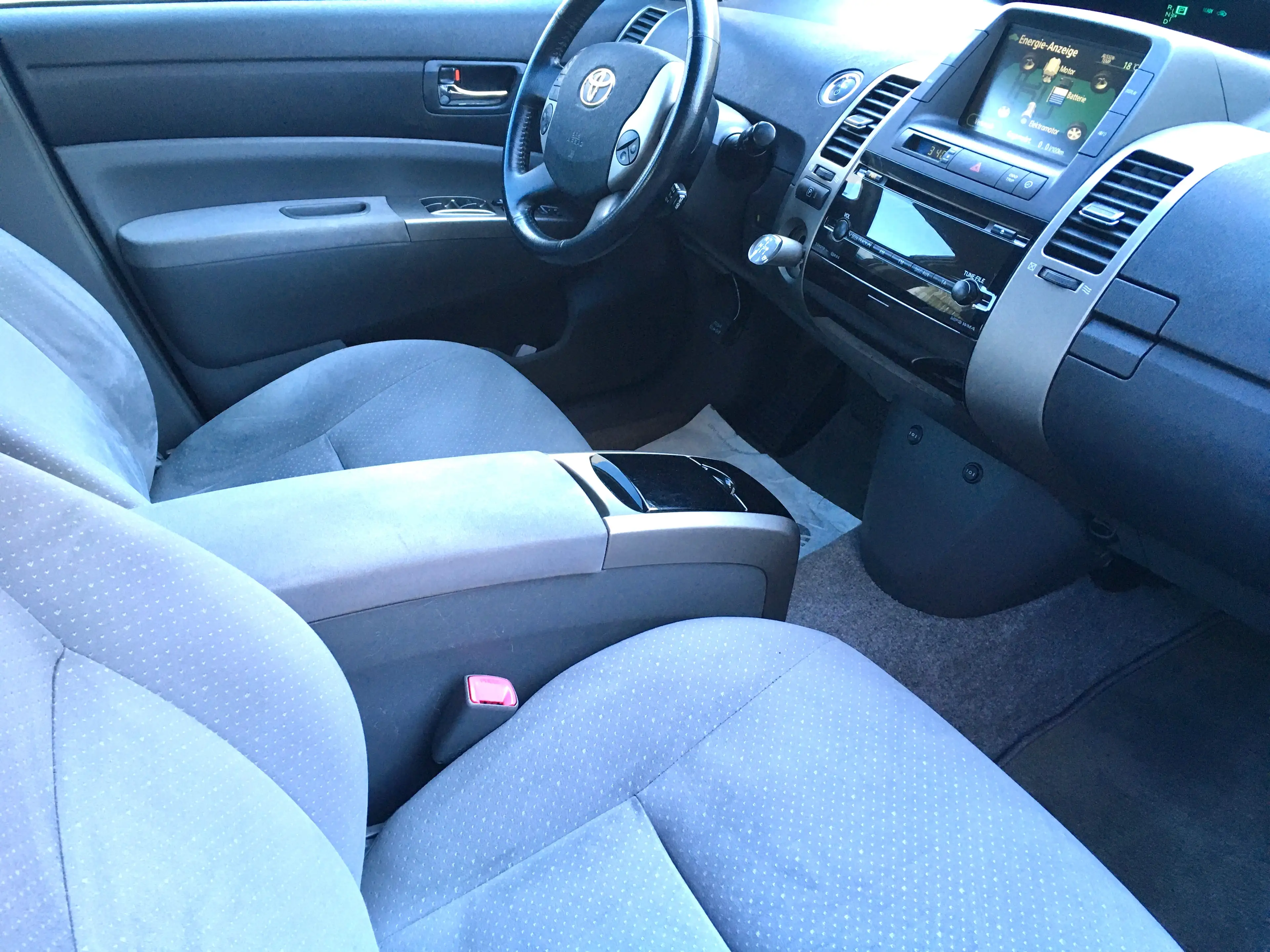 Toyota Prius Sol*Hybrid* — photo 10