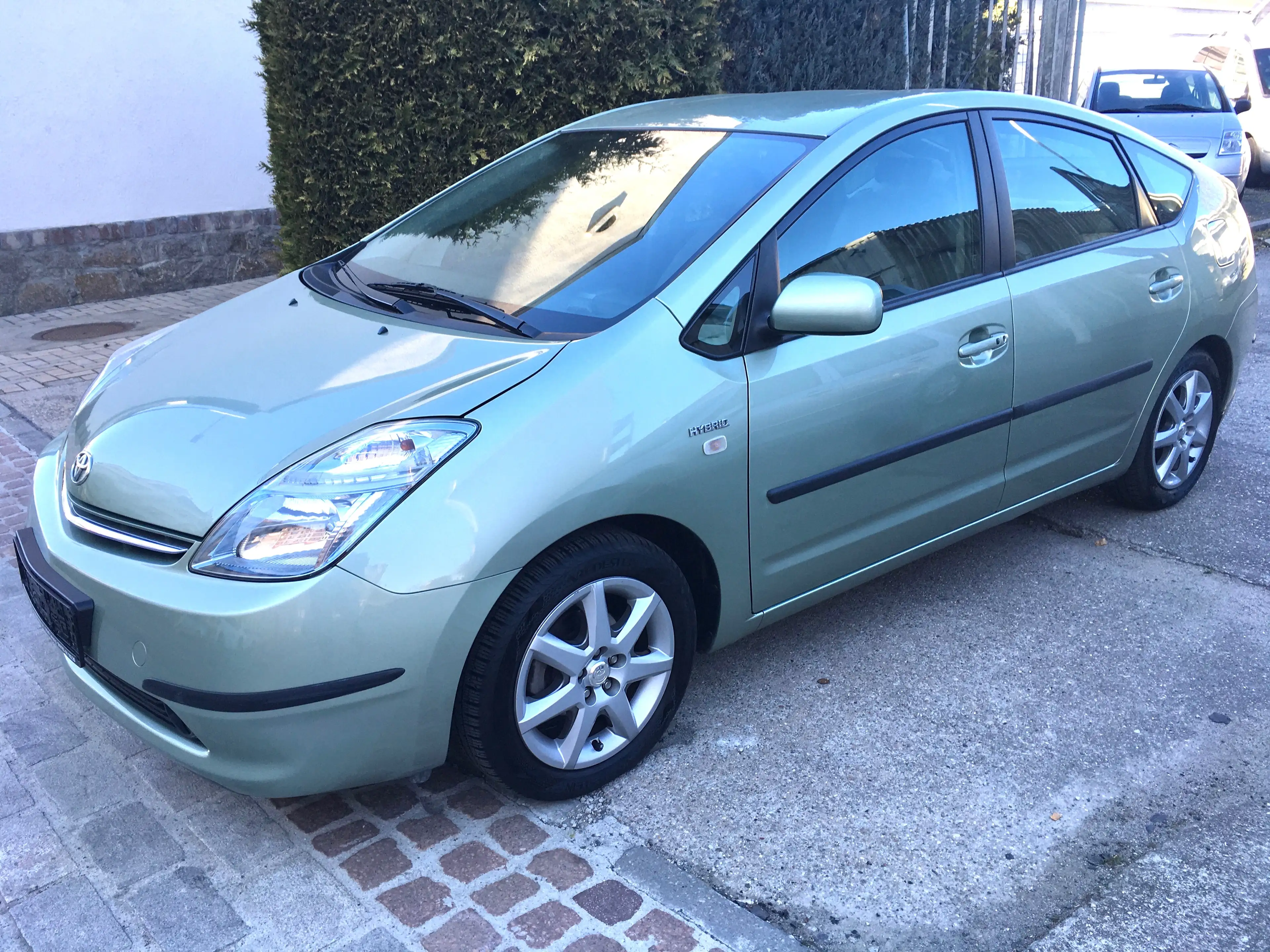 Toyota Prius Sol*Hybrid* — photo 3