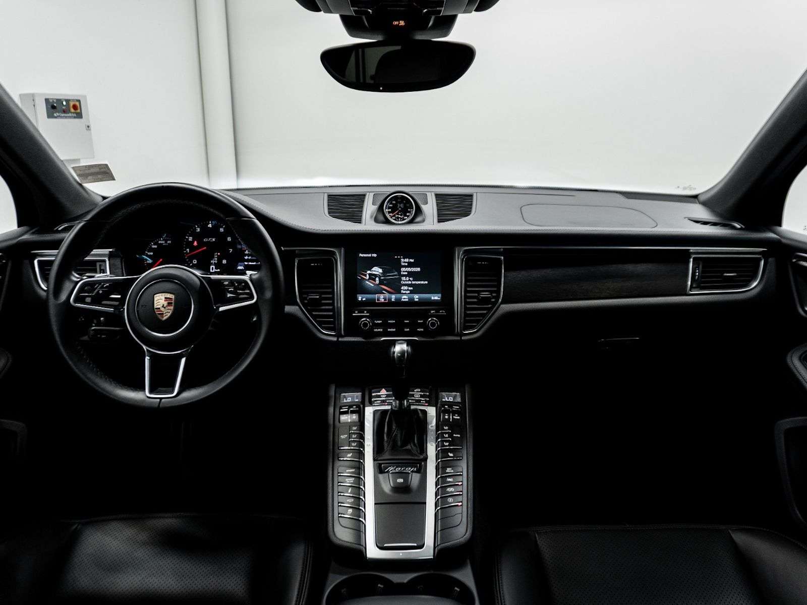 2018 Porsche Macan | 2 Owner, Full Service History, Low Mileage, Acci thumb 32