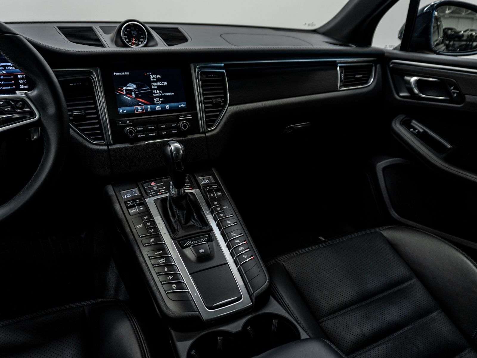 2018 Porsche Macan | 2 Owner, Full Service History, Low Mileage, Acci thumb 17
