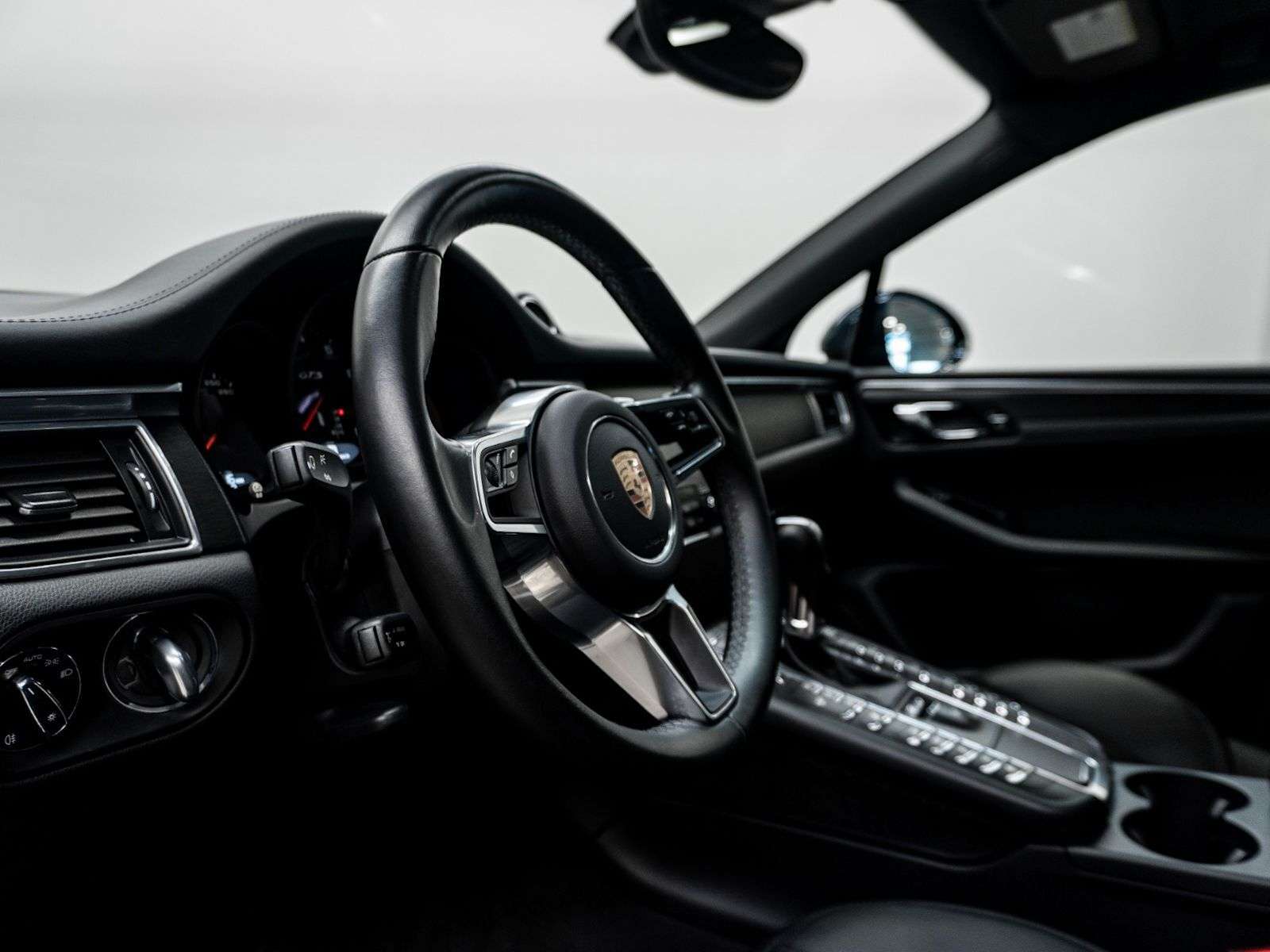 2018 Porsche Macan | 2 Owner, Full Service History, Low Mileage, Acci thumb 30