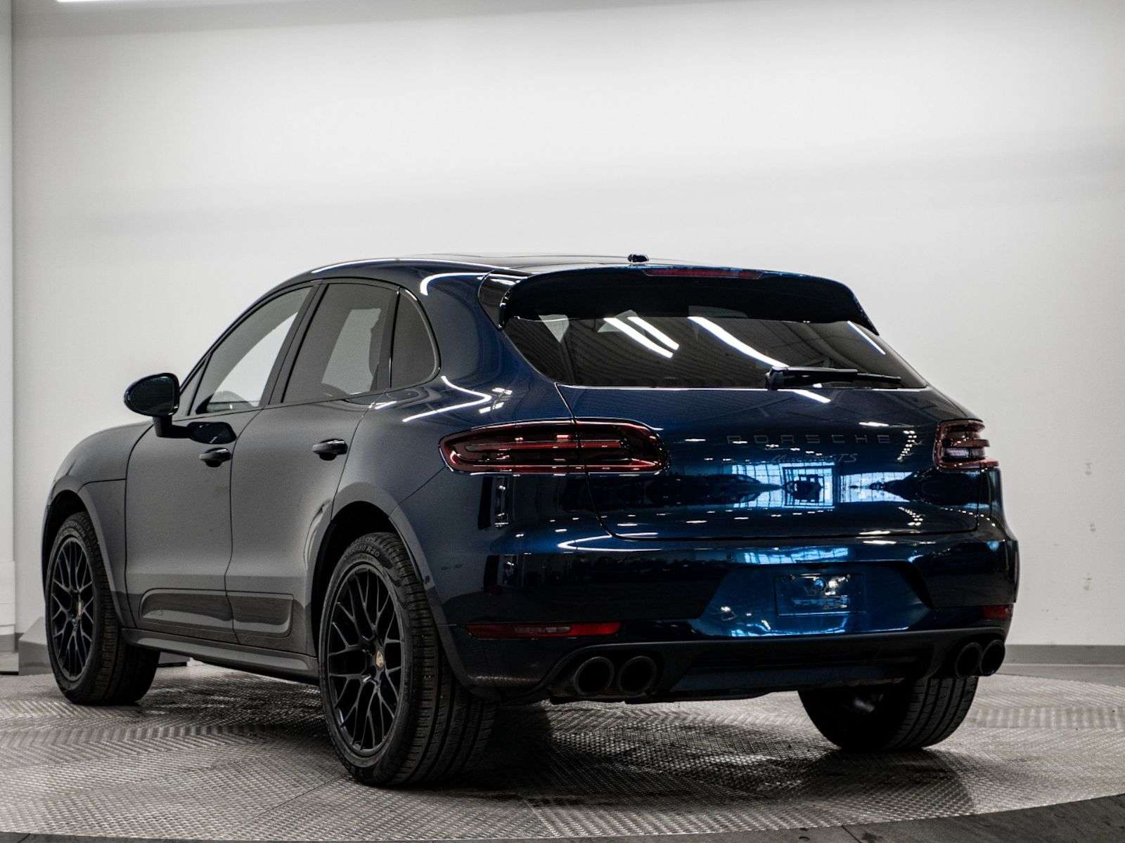 2018 Porsche Macan | 2 Owner, Full Service History, Low Mileage, Acci alt 3