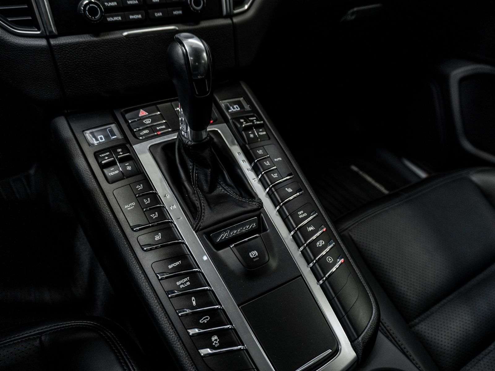 2018 Porsche Macan | 2 Owner, Full Service History, Low Mileage, Acci thumb 18