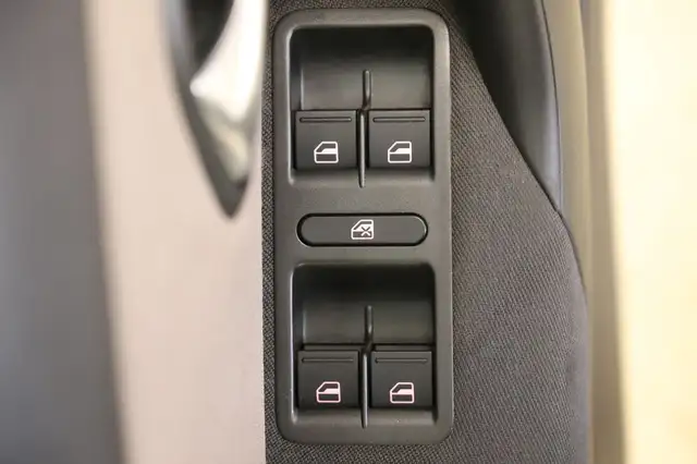 Volkswagen Polo view 25