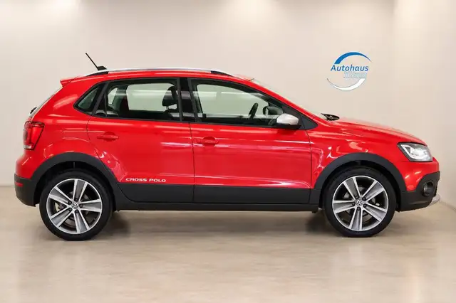 Volkswagen Polo view 5