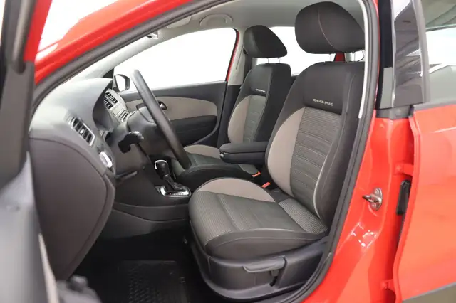 Volkswagen Polo view 9