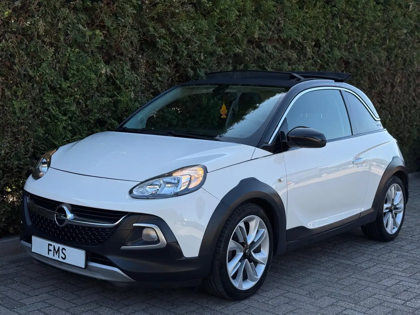 Opel Adam 1.4 Rocks Cabrio Bluetooth Wit - 1