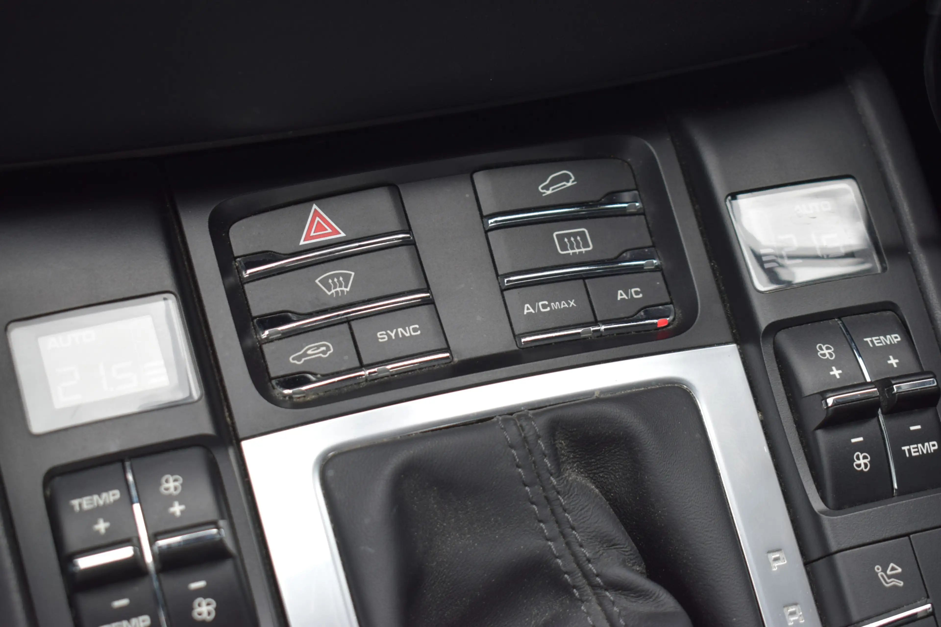 Porsche Macan 2.0T | Luchtvering | Sport Uitlaat | Panorama | Tr — photo 24