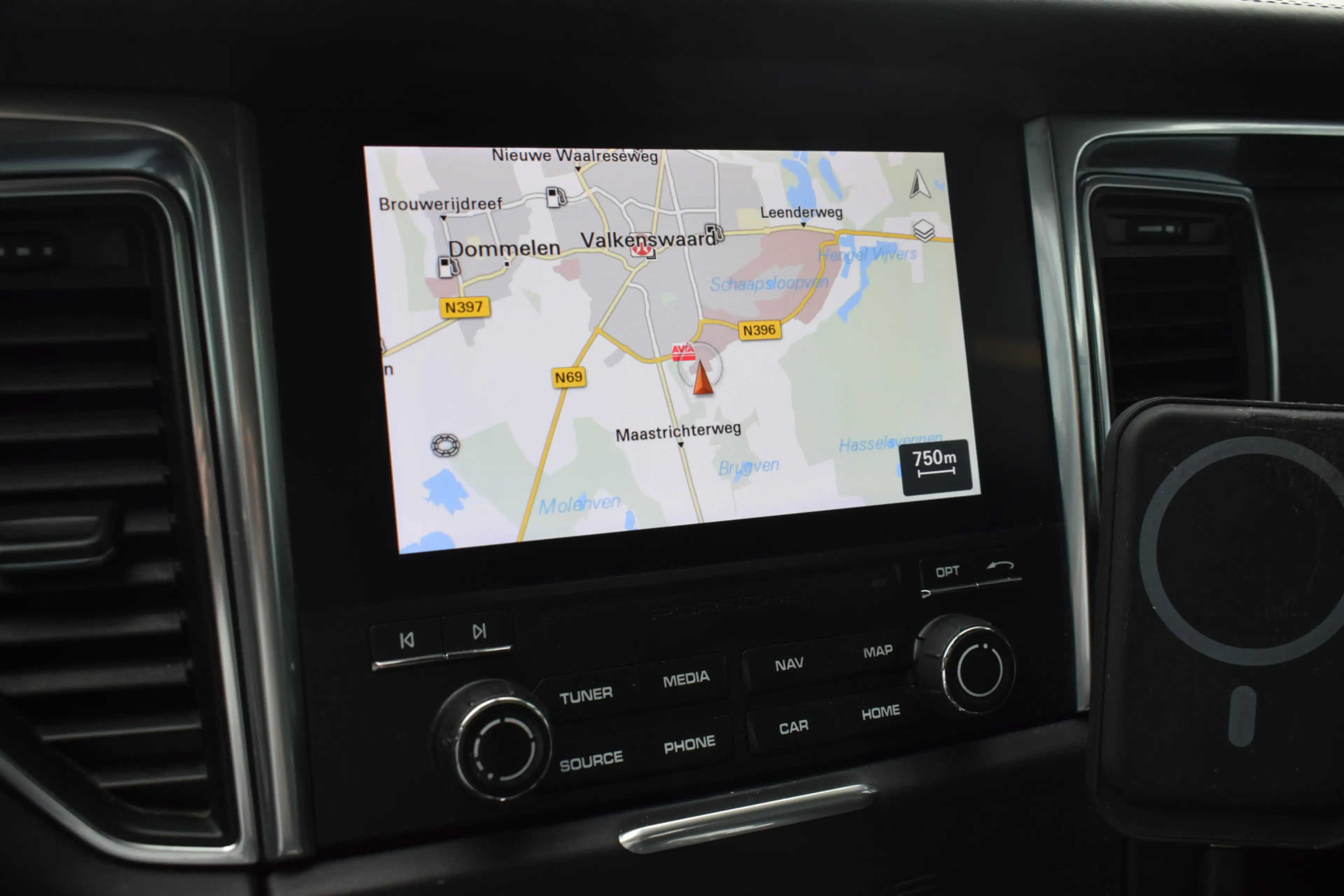 Porsche Macan 2.0T | Luchtvering | Sport Uitlaat | Panorama | Tr — photo 21