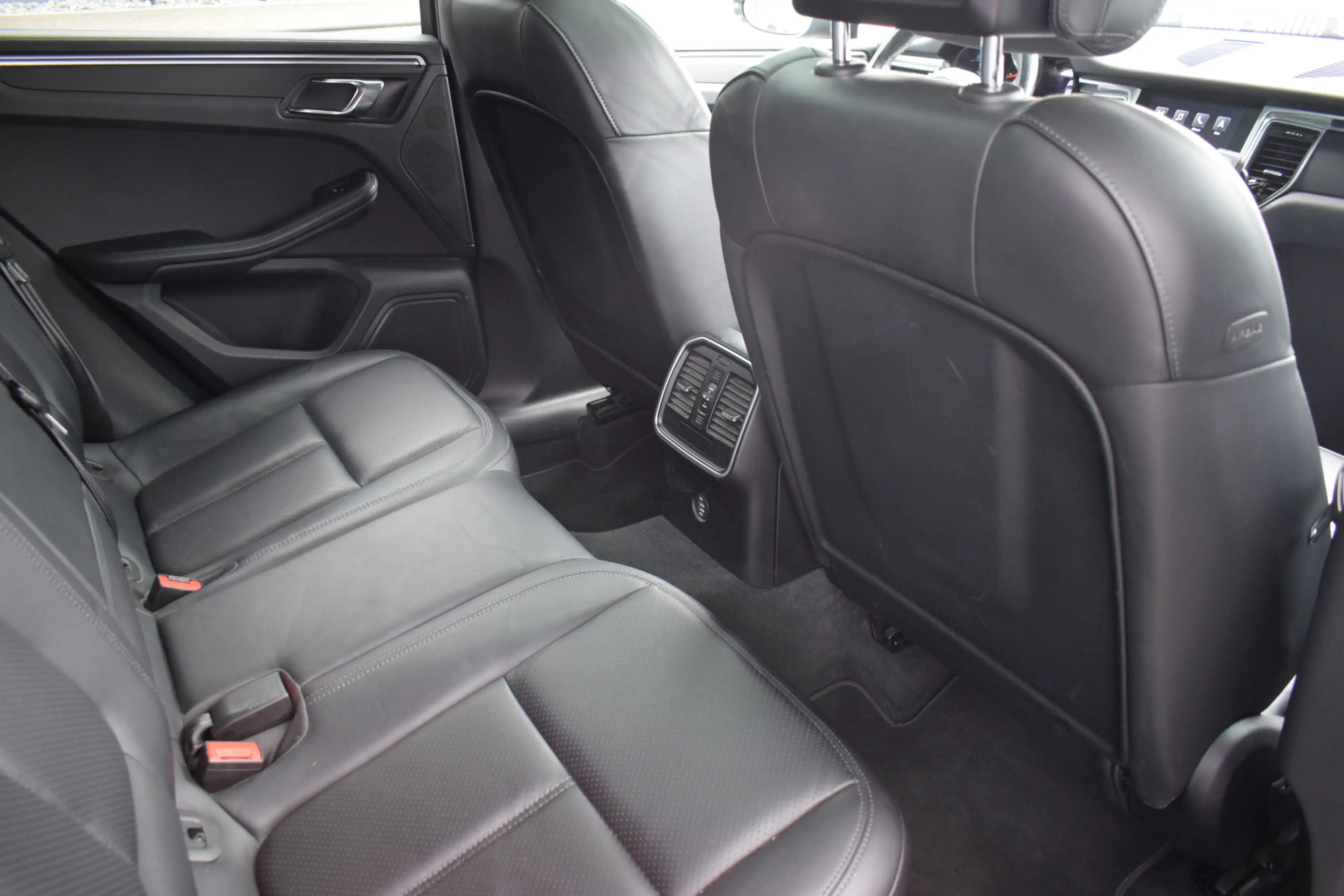 Porsche Macan 2.0T | Luchtvering | Sport Uitlaat | Panorama | Tr — photo 14