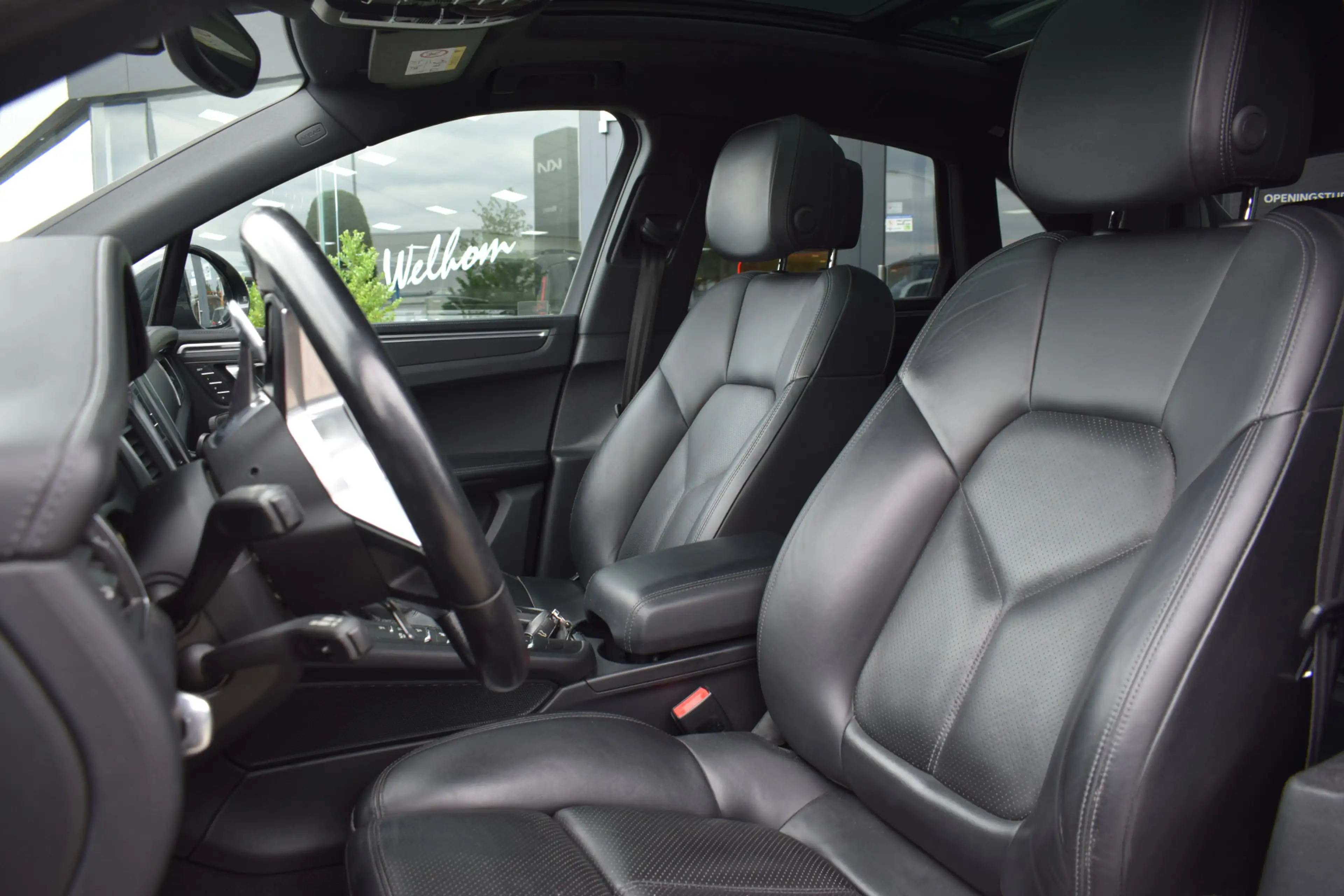 Porsche Macan 2.0T | Luchtvering | Sport Uitlaat | Panorama | Tr — photo 8