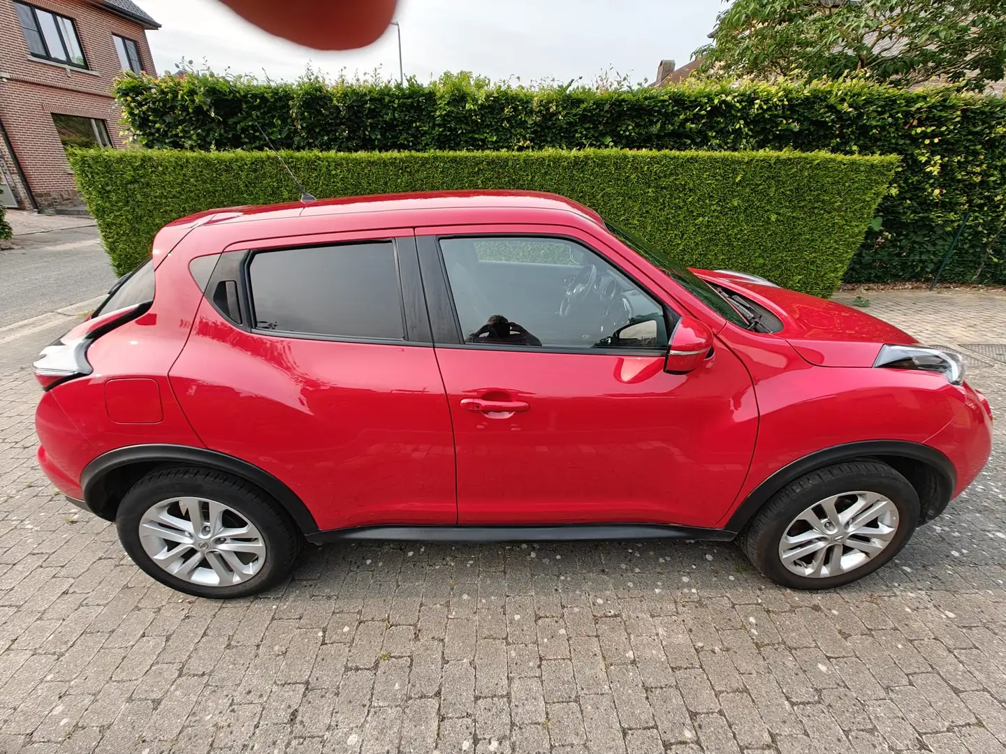 Nissan Juke AF Multi Purpose Vehicle Rood - 1