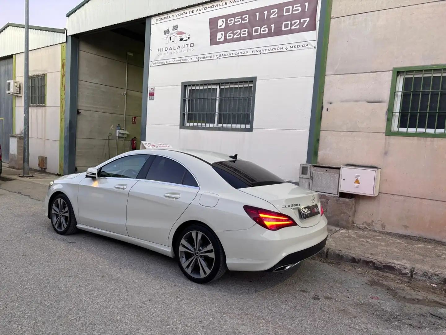 Mercedes-Benz CLA 200 200d 7G-DCT Blanco - 2