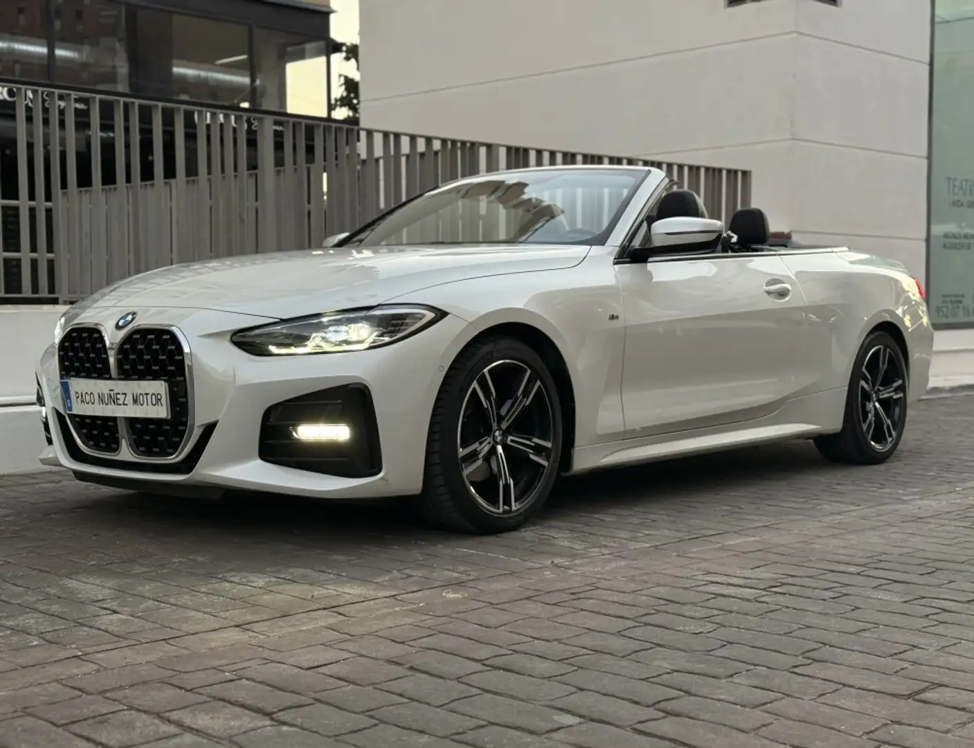 BMW 420 420iA Cabrio M Sport Weiß - 1