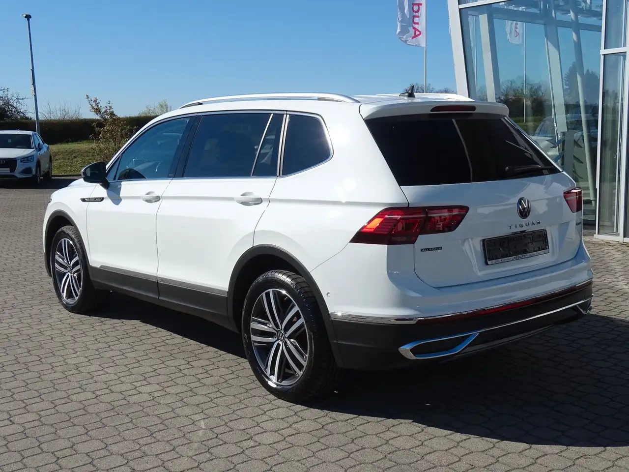 Volkswagen Tiguan Allspace 2.0 TDI DSG Elegance 4Motion 6