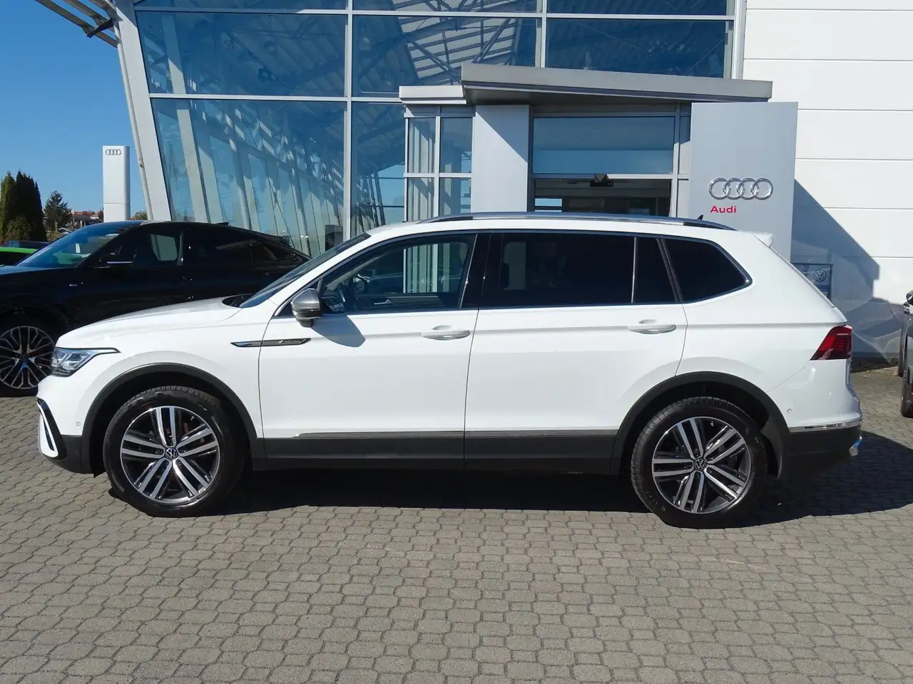 Volkswagen Tiguan Allspace 2.0 TDI DSG Elegance 4Motion 5