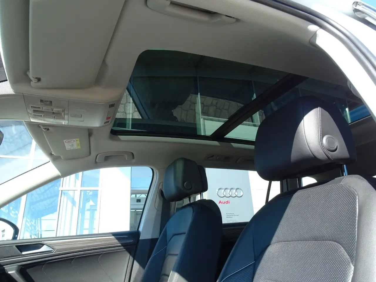 Volkswagen Tiguan Allspace 2.0 TDI DSG Elegance 4Motion 14
