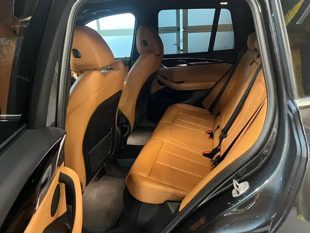 BMW X3 view 13