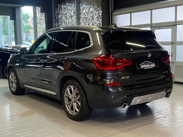 BMW X3 view 9