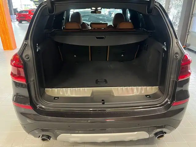 BMW X3 view 16