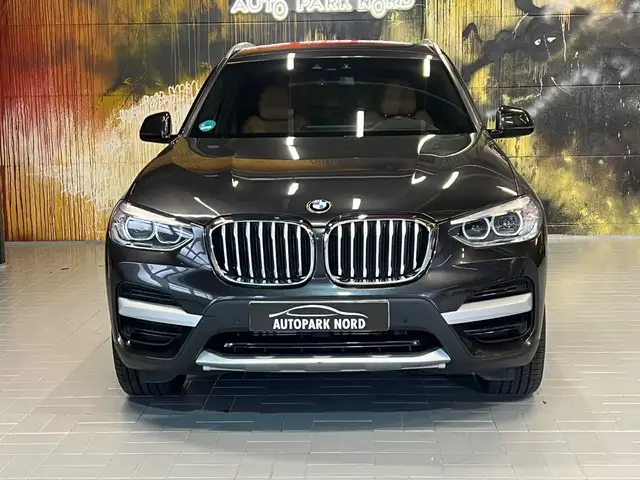 BMW X3 view 2
