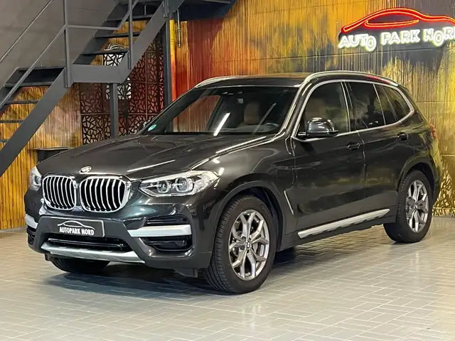 BMW X3 view 3