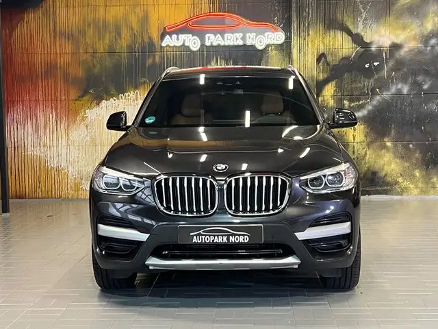 BMW X3 view 5